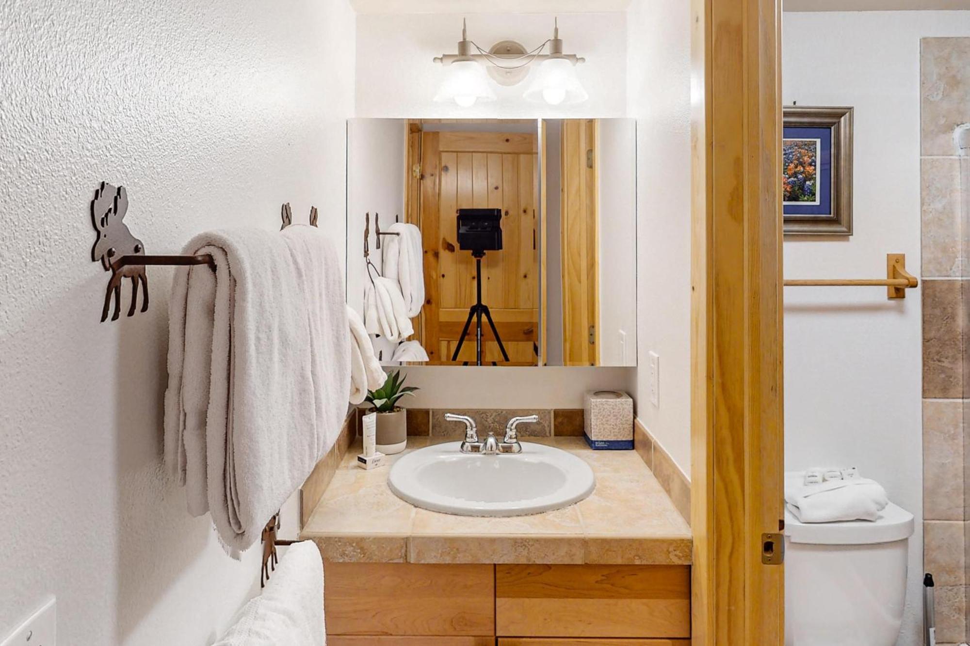 Ajs Outpost - Ski-In Condo - Fireplace & Hot Tub Breckenridge Exterior photo