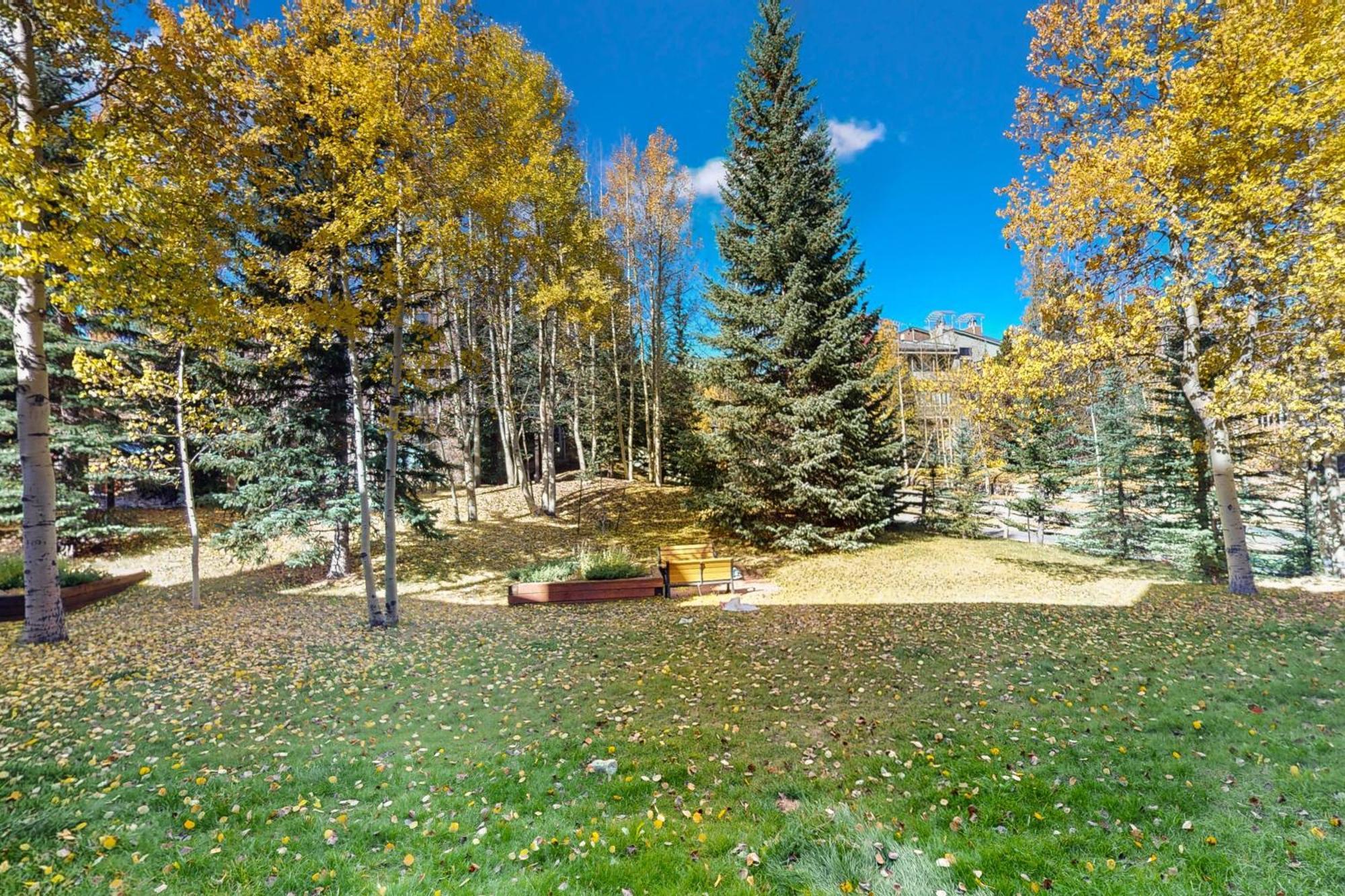 Ajs Outpost - Ski-In Condo - Fireplace & Hot Tub Breckenridge Exterior photo